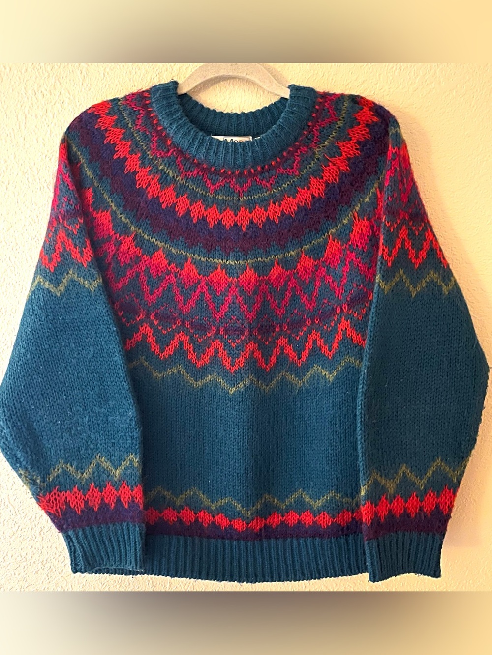1980s Vintage Le Moda Hand Loomed Fair Isle Wool Blend Sweater in Size Small